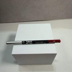 🩷5/$10 Waveliner Renaissance Red